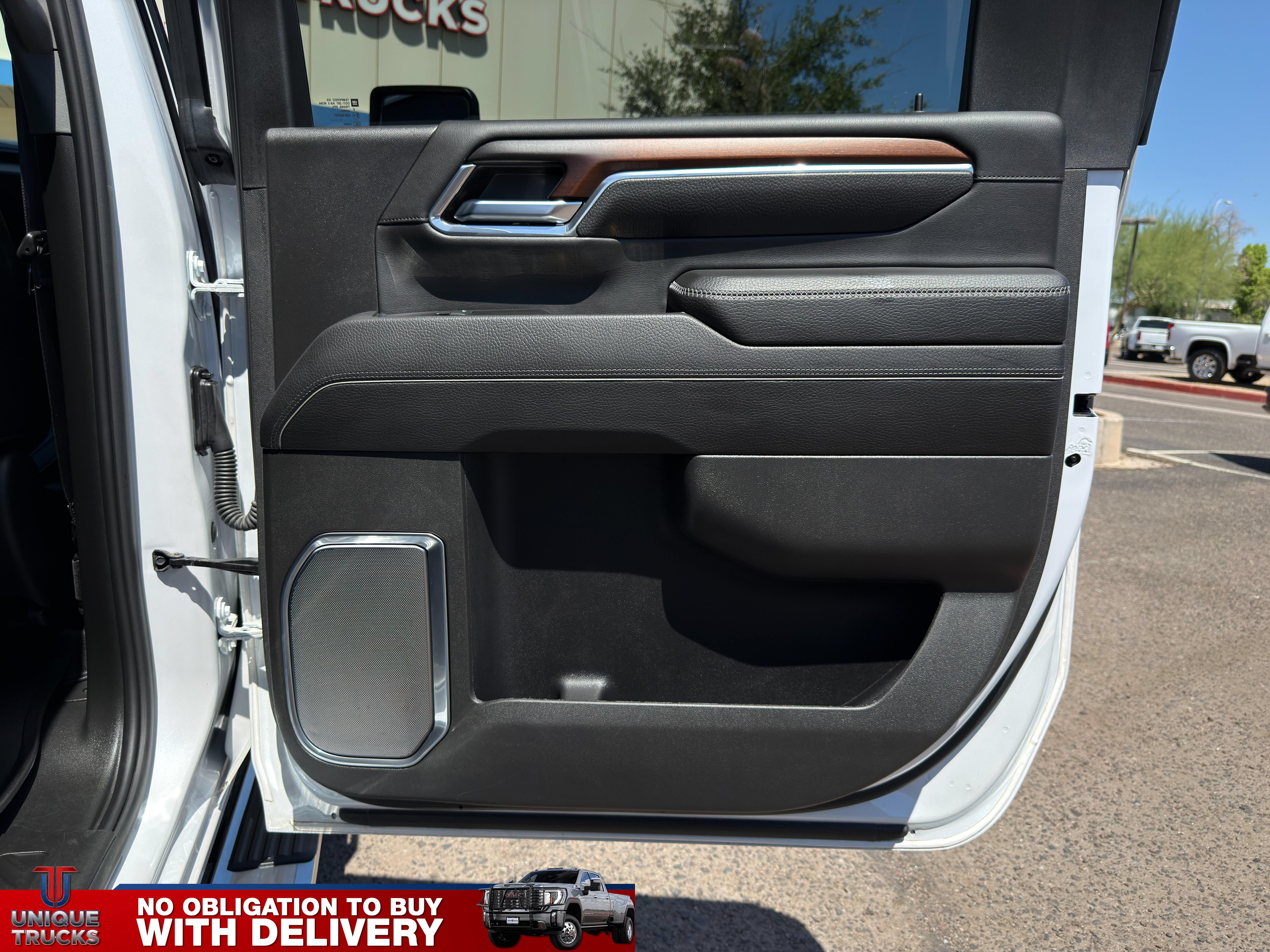 Used 2024 GMC Sierra 3500 Denali w/ Denali Reserve Package AWD/4WD image 25
