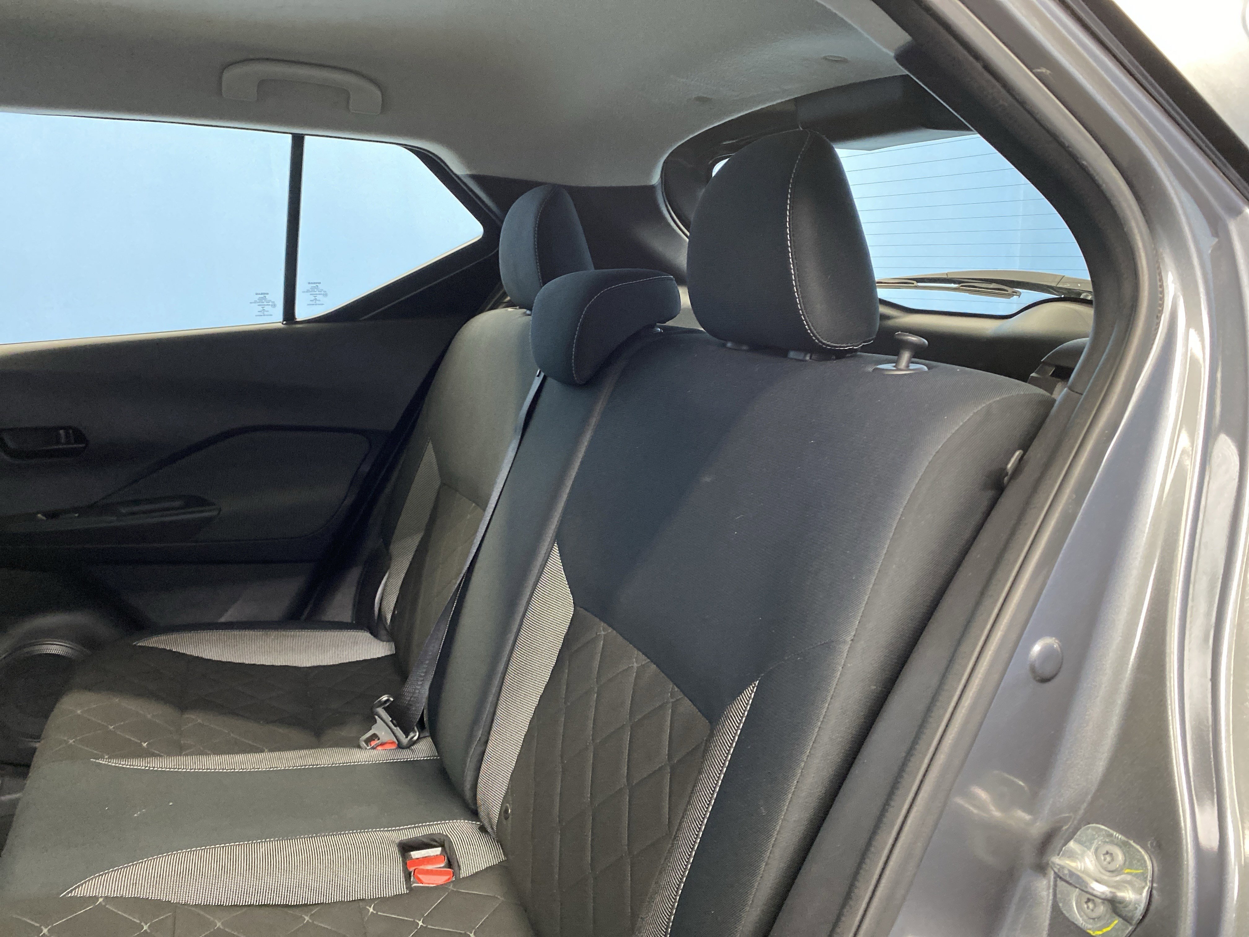 Used 2018 Nissan Kicks S image 23