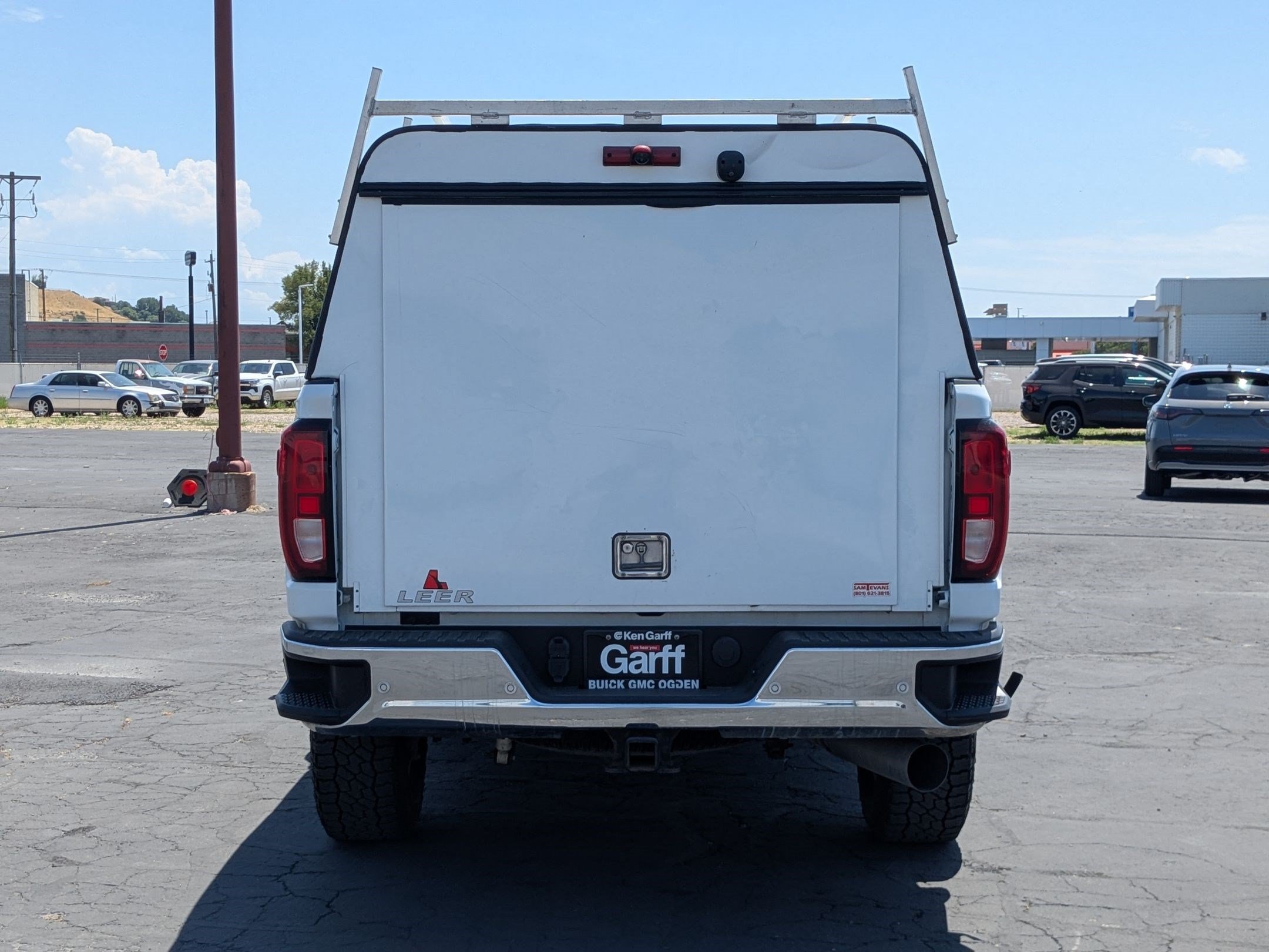 Used 2022 GMC Sierra 3500 SLE w/ SLE Convenience Package AWD/4WD image 4