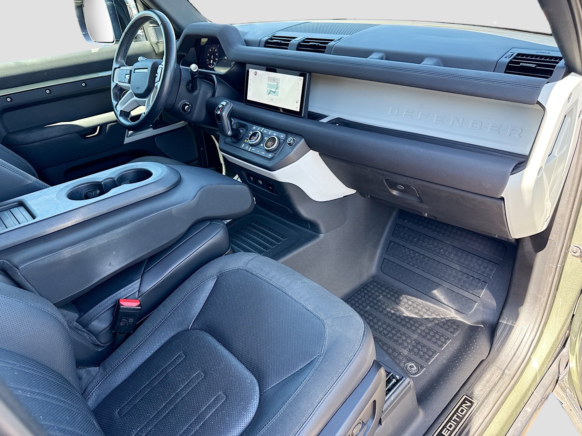 Used 2021 Land Rover Defender 90 First Edition image 14