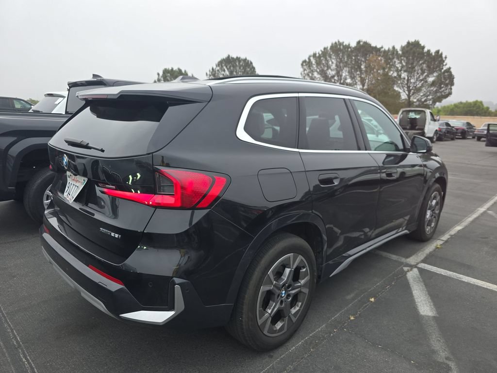 Used 2025 BMW X1 xDrive28i AWD/4WD image 2