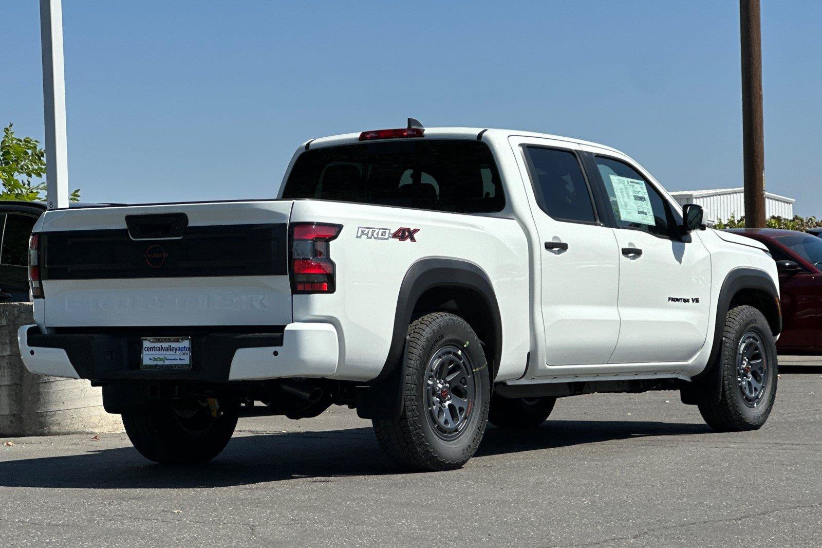 New 2027 Nissan Frontier PRO-4X w/ Pro Premium Package AWD/4WD image 3