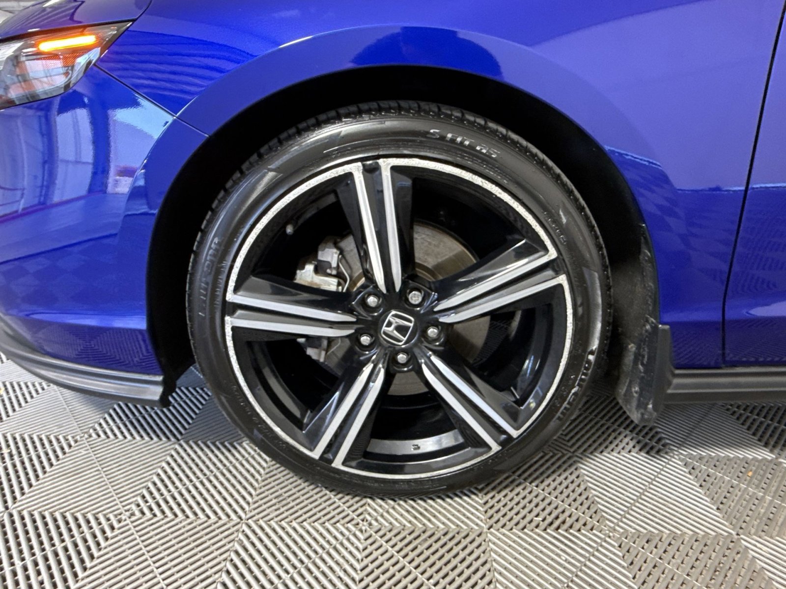 Used 2023 Honda Accord Sport image 12