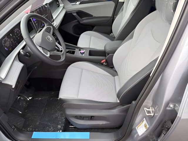 New 2026 Volkswagen Tiguan SE FWD image 7