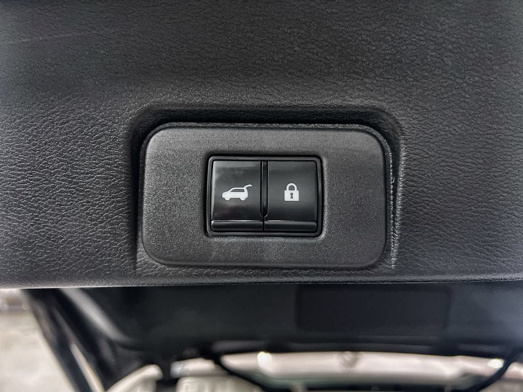 Used 2023 Nissan Rogue SL w/ SL Premium Package FWD image 27