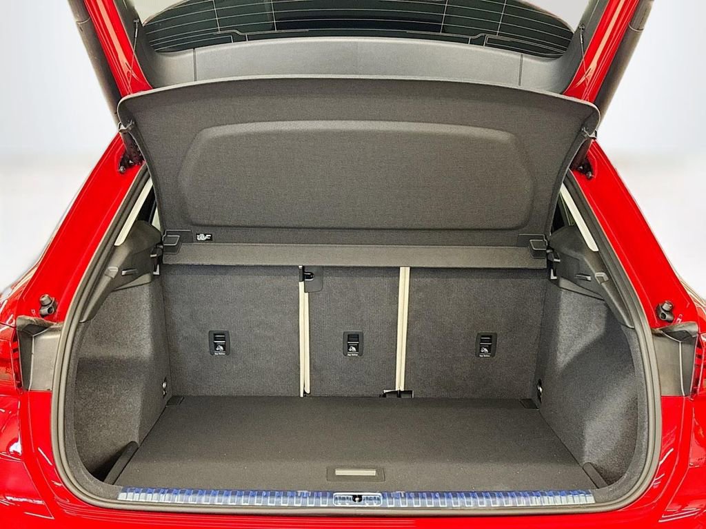 Certified 2025 Audi Q3 2.0T Premium Plus image 21