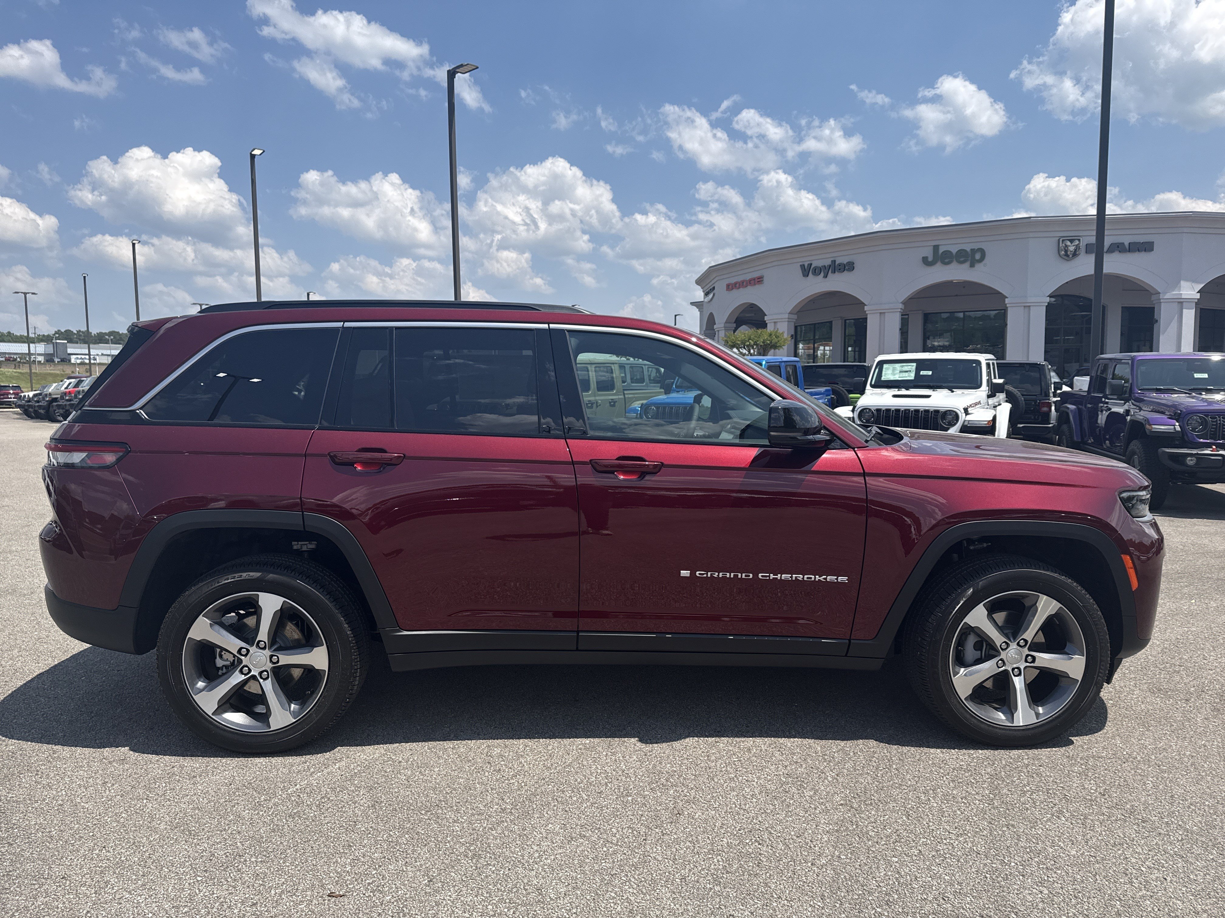 New 2026 Jeep Grand Cherokee Limited AWD/4WD image 8