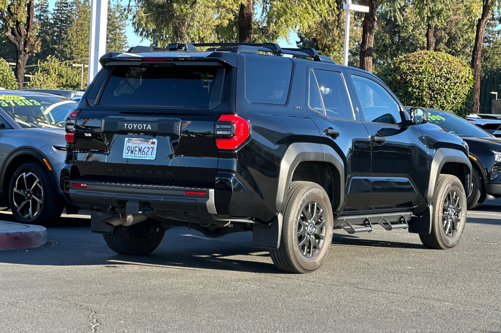 Used 2025 Toyota 4Runner SR5 AWD/4WD image 5
