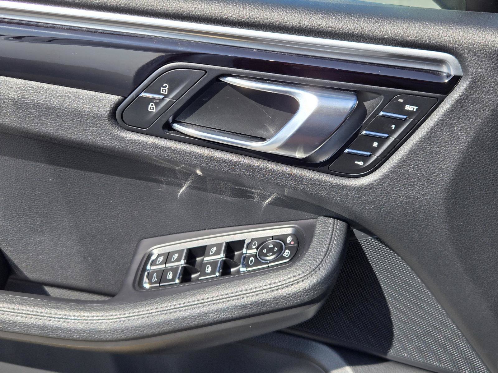 Used 2021 Porsche Macan AWD/4WD image 19