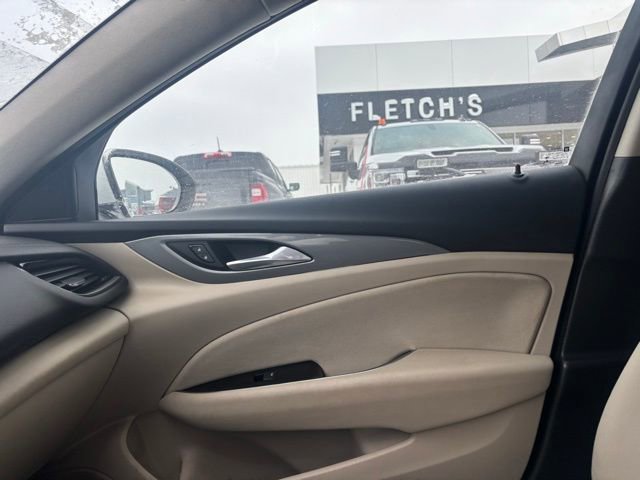 Used 2018 Buick Regal Preferred w/ Sights and Sounds Package image 12