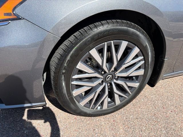 Used 2024 Nissan Altima 2.5 SV w/ SV Premium Package FWD image 4