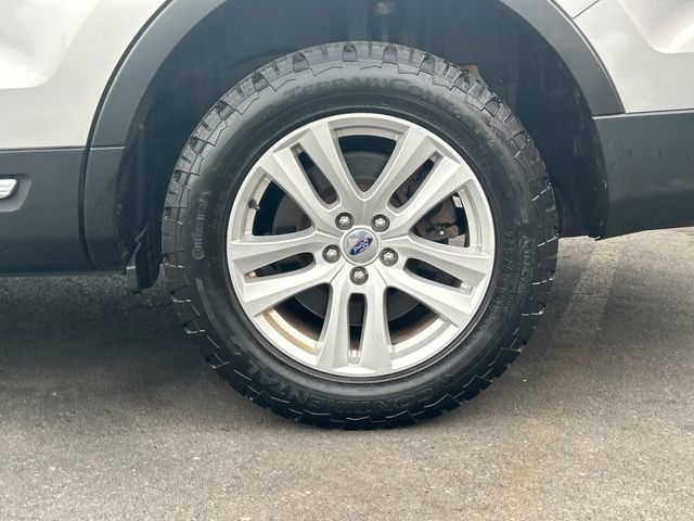 Used 2017 Ford Explorer XLT image 26