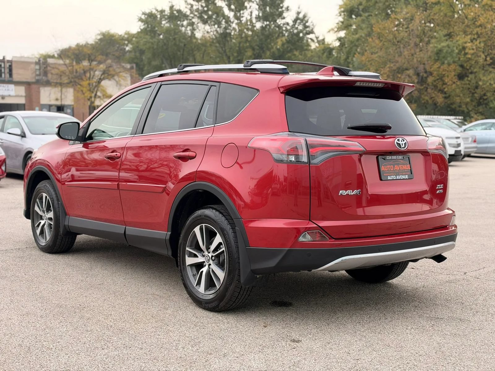 Used 2016 Toyota RAV4 XLE AWD/4WD image 5