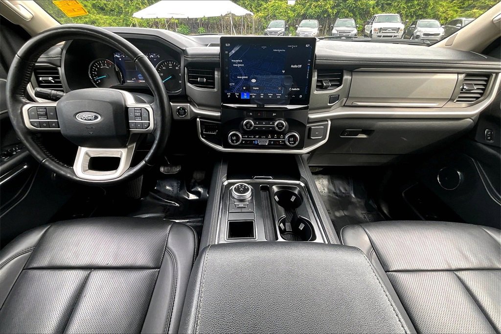 Used 2024 Ford Expedition XLT image 7