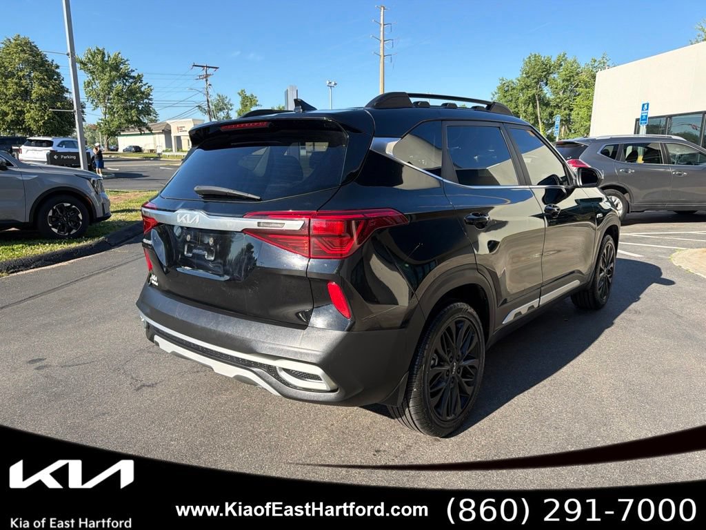 Certified 2022 Kia Seltos Nightfall Edition AWD/4WD image 8