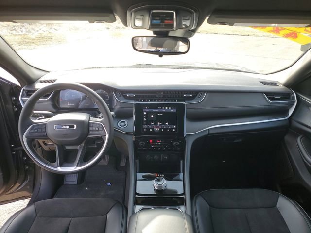 Used 2023 Jeep Grand Cherokee Altitude image 27