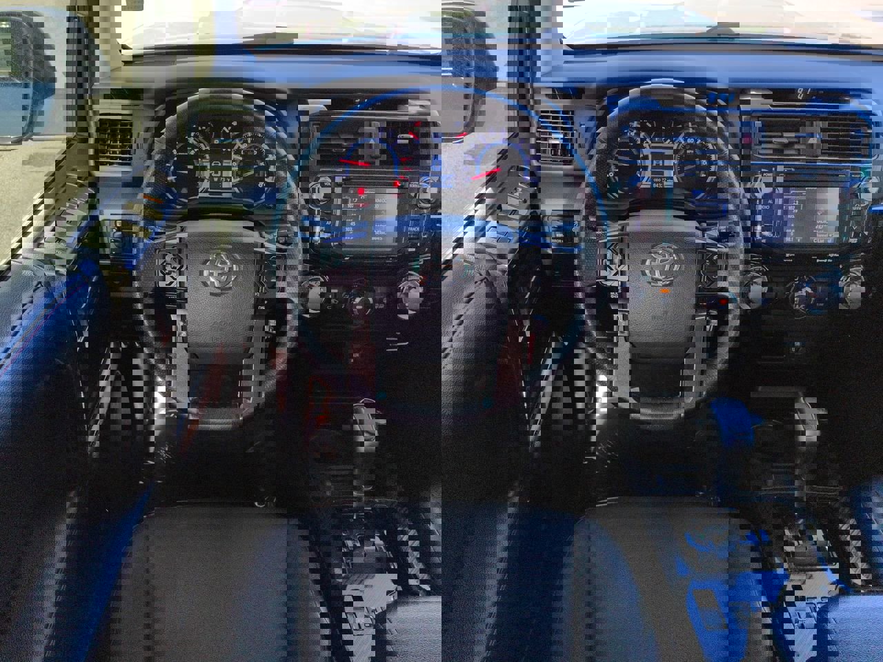 Used 2018 Toyota 4Runner TRD Off-Road Premium AWD/4WD image 15