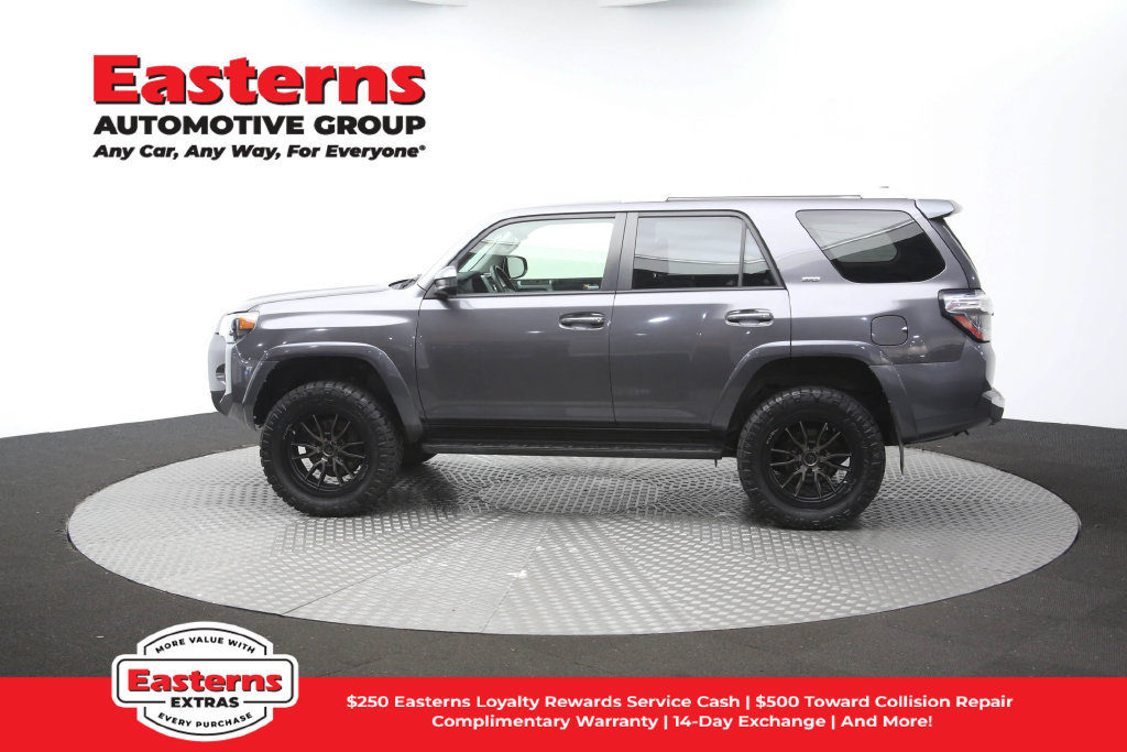 Used 2017 Toyota 4Runner SR5 AWD/4WD image 62
