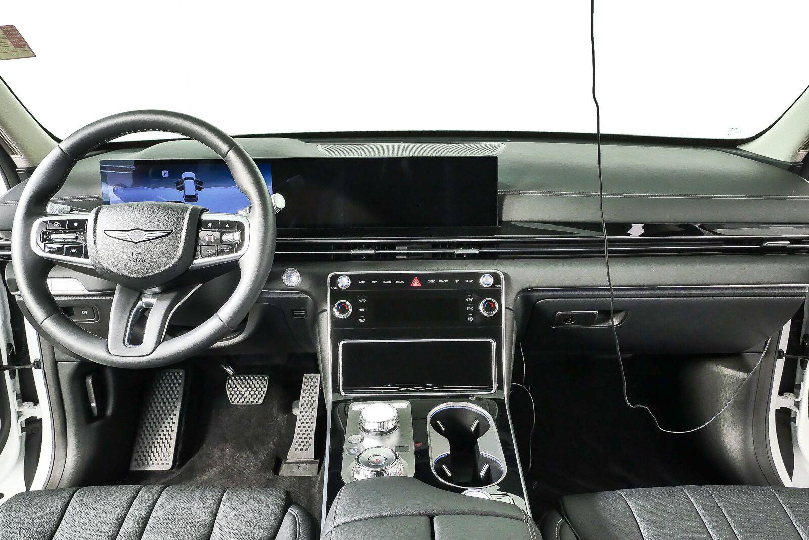 Used 2025 Genesis GV80 2.5T AWD/4WD image 18