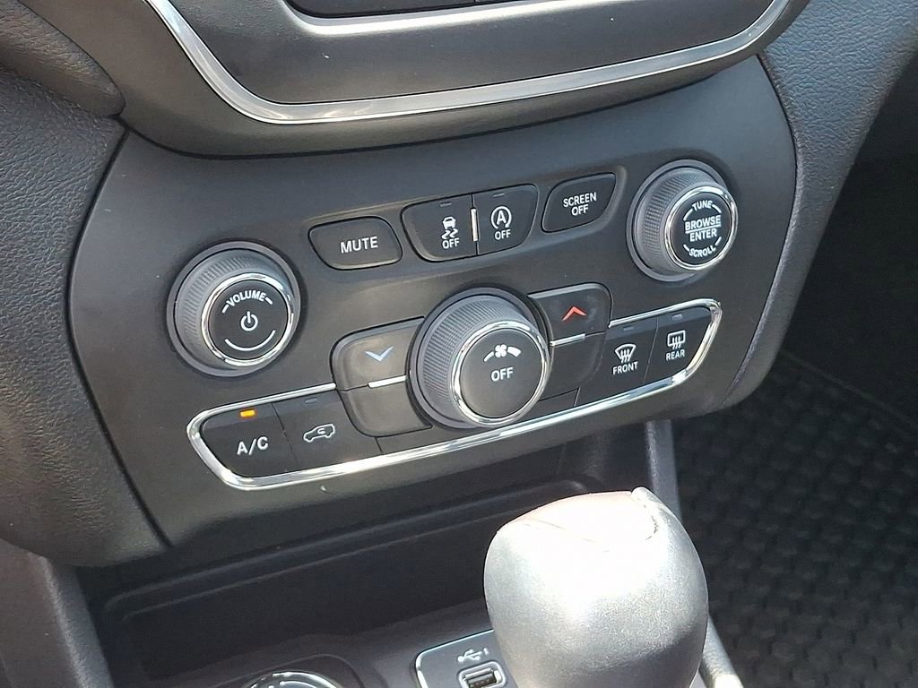 Used 2022 Jeep Cherokee Latitude w/ Sun & Sound Group AWD/4WD image 17