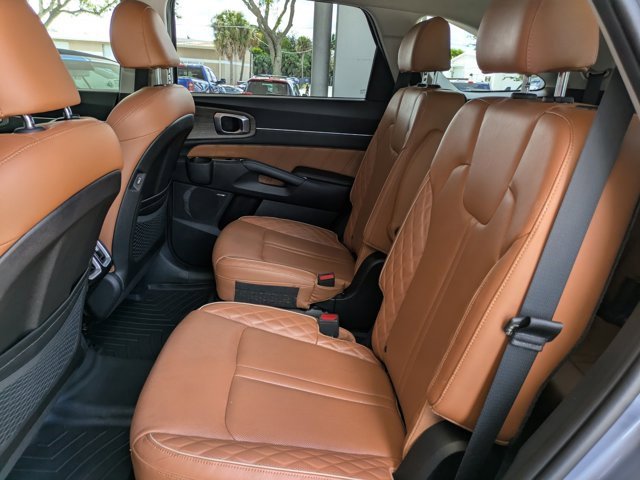 Used 2021 Kia Sorento SX Prestige image 18