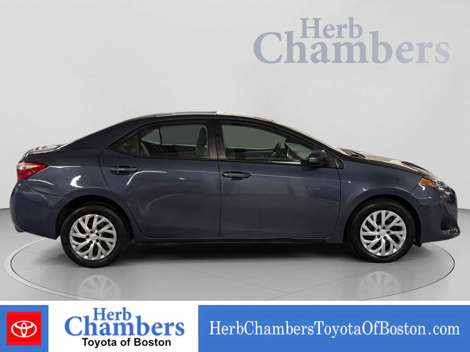 Used 2018 Toyota Corolla LE w/ Carpet Mat Package (TMS) FWD image 10