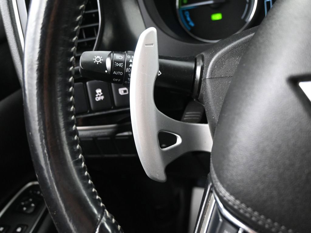 Used 2018 Mitsubishi Outlander SEL image 18