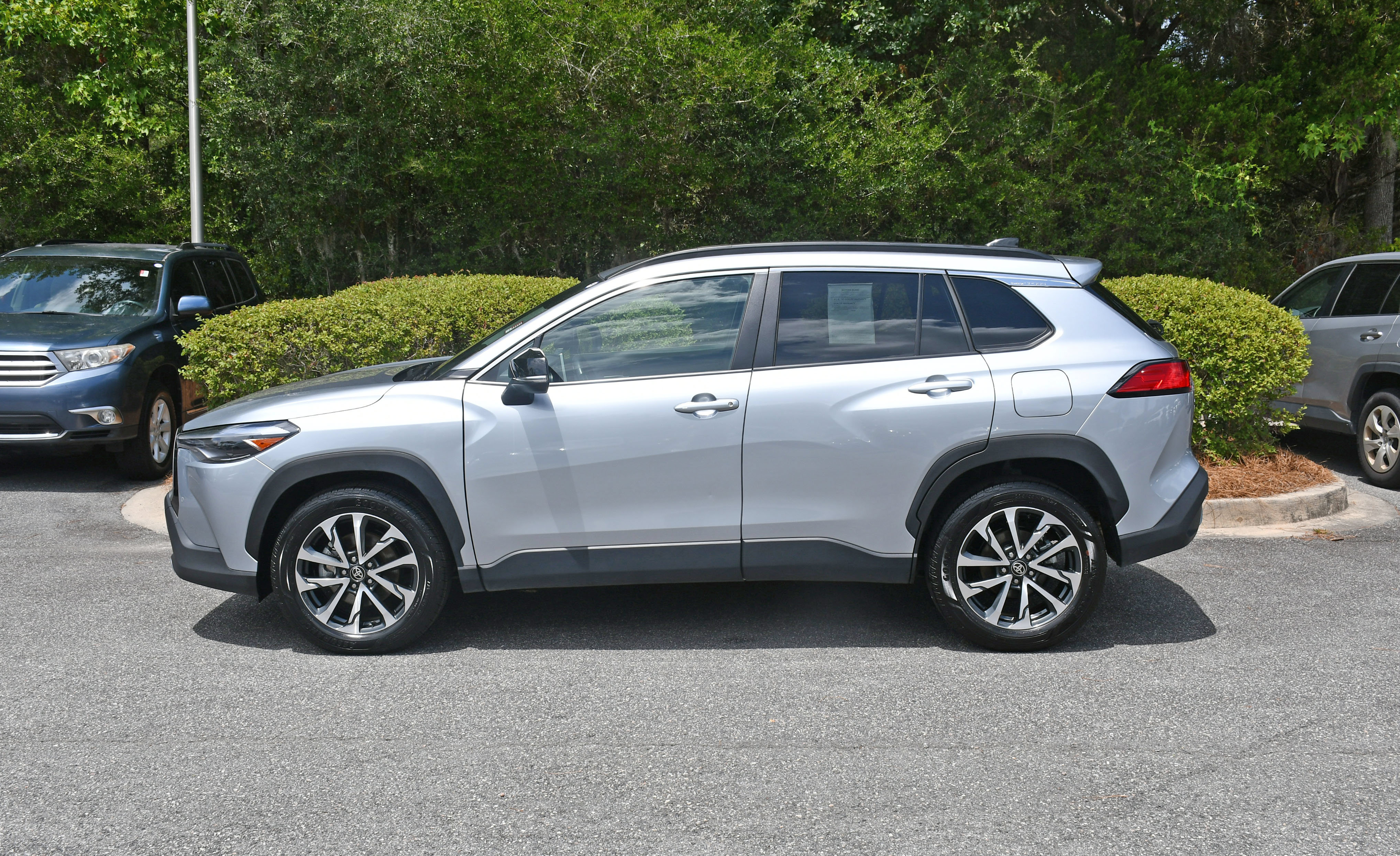Certified 2025 Toyota Corolla Cross XLE AWD/4WD image 2