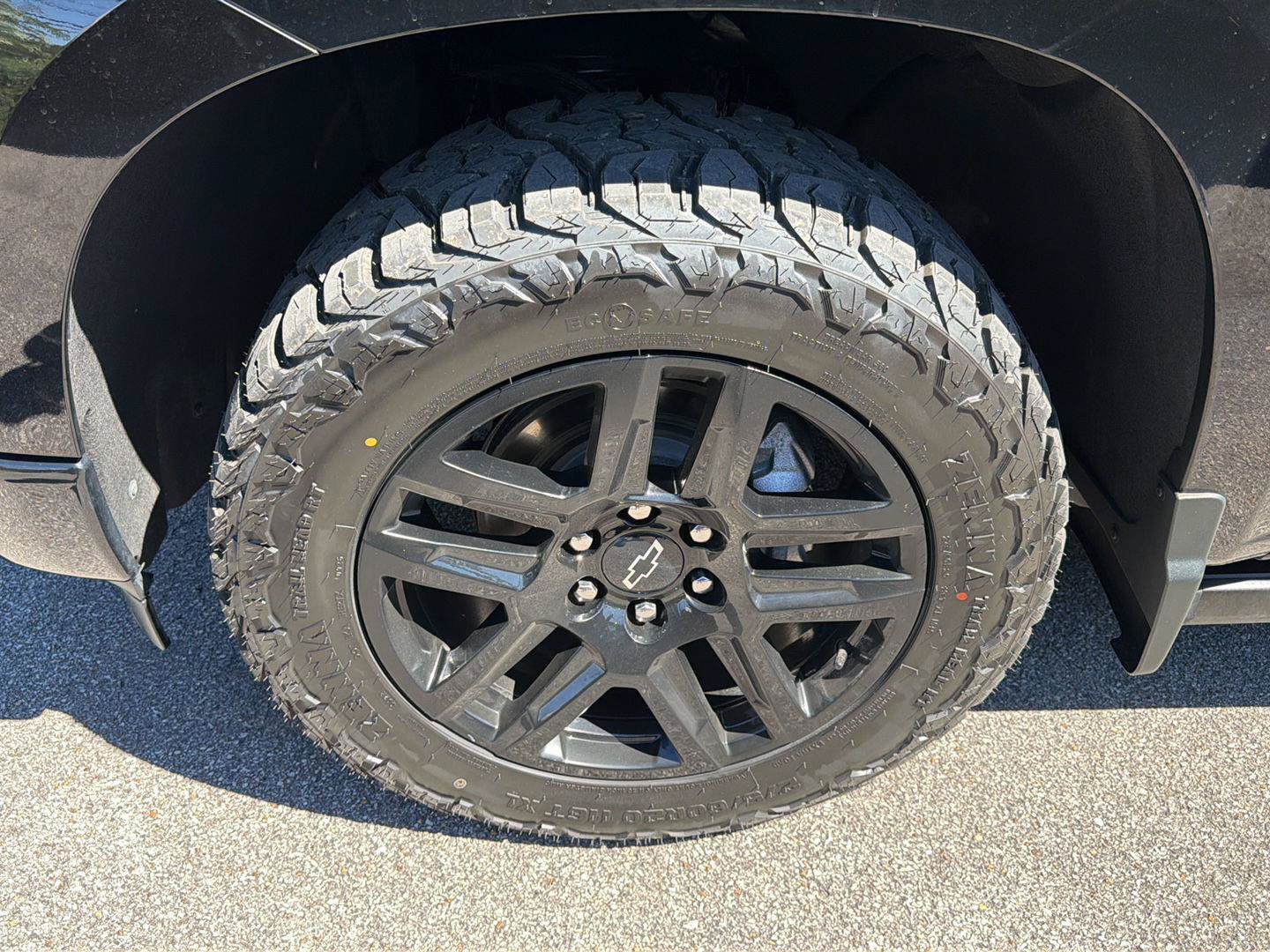 Used 2024 Chevrolet Silverado 1500 High Country w/ Midnight Edition AWD/4WD image 6