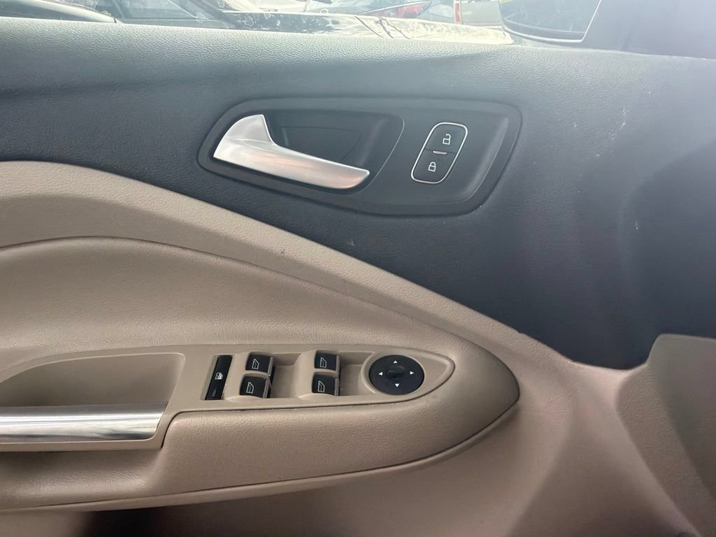 Used 2019 Ford Escape SE AWD/4WD image 15
