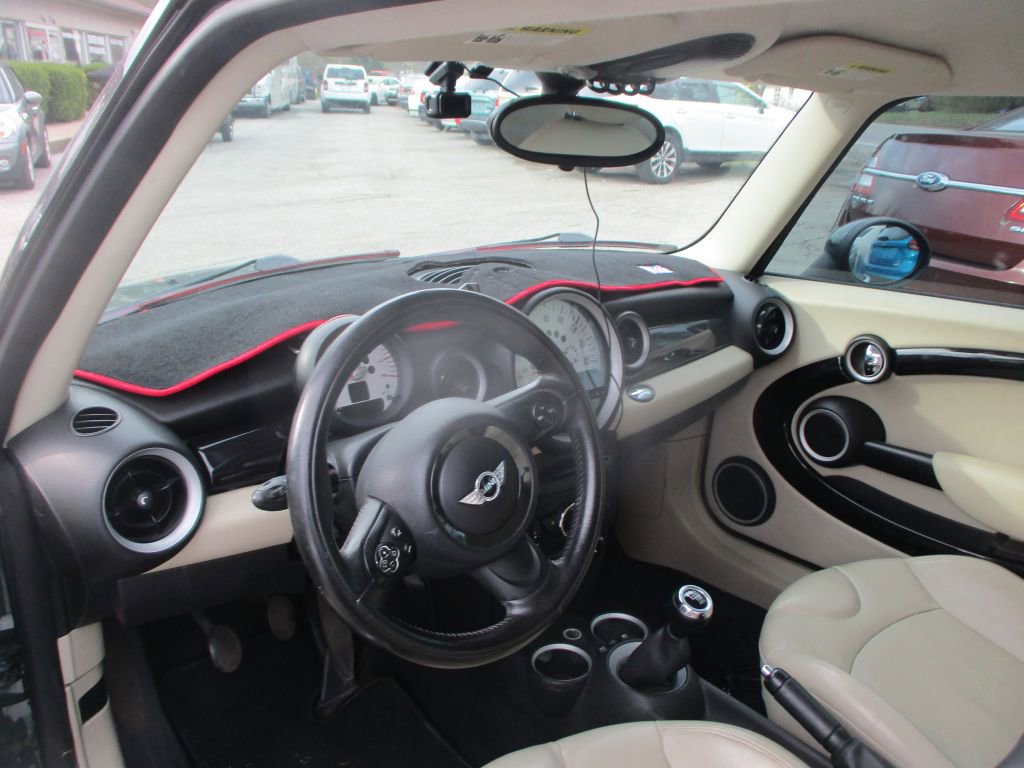 Used 2011 MINI Cooper Hardtop FWD image 11