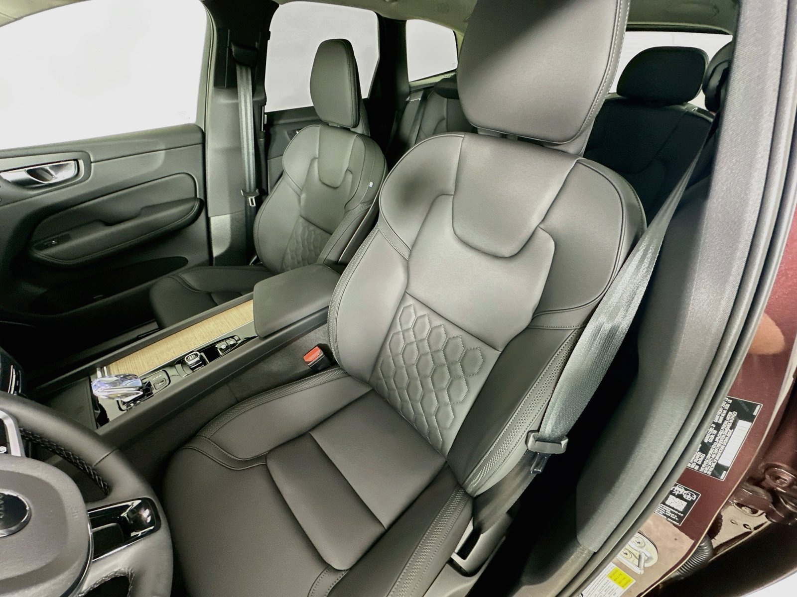New 2026 Volvo XC60 T8 Plus w/ Protection Package Premier AWD/4WD image 33