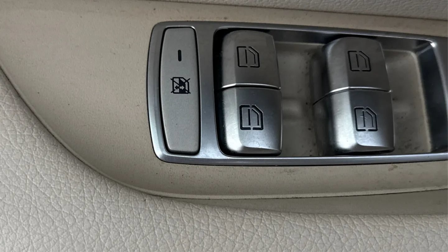 Used 2018 Mercedes-Benz E 300 image 39