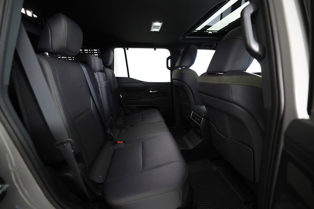 Used 2024 Lexus GX 550 AWD/4WD image 12