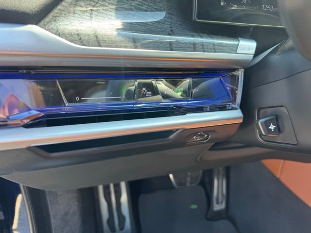 Used 2023 BMW 760i xDrive AWD/4WD image 24