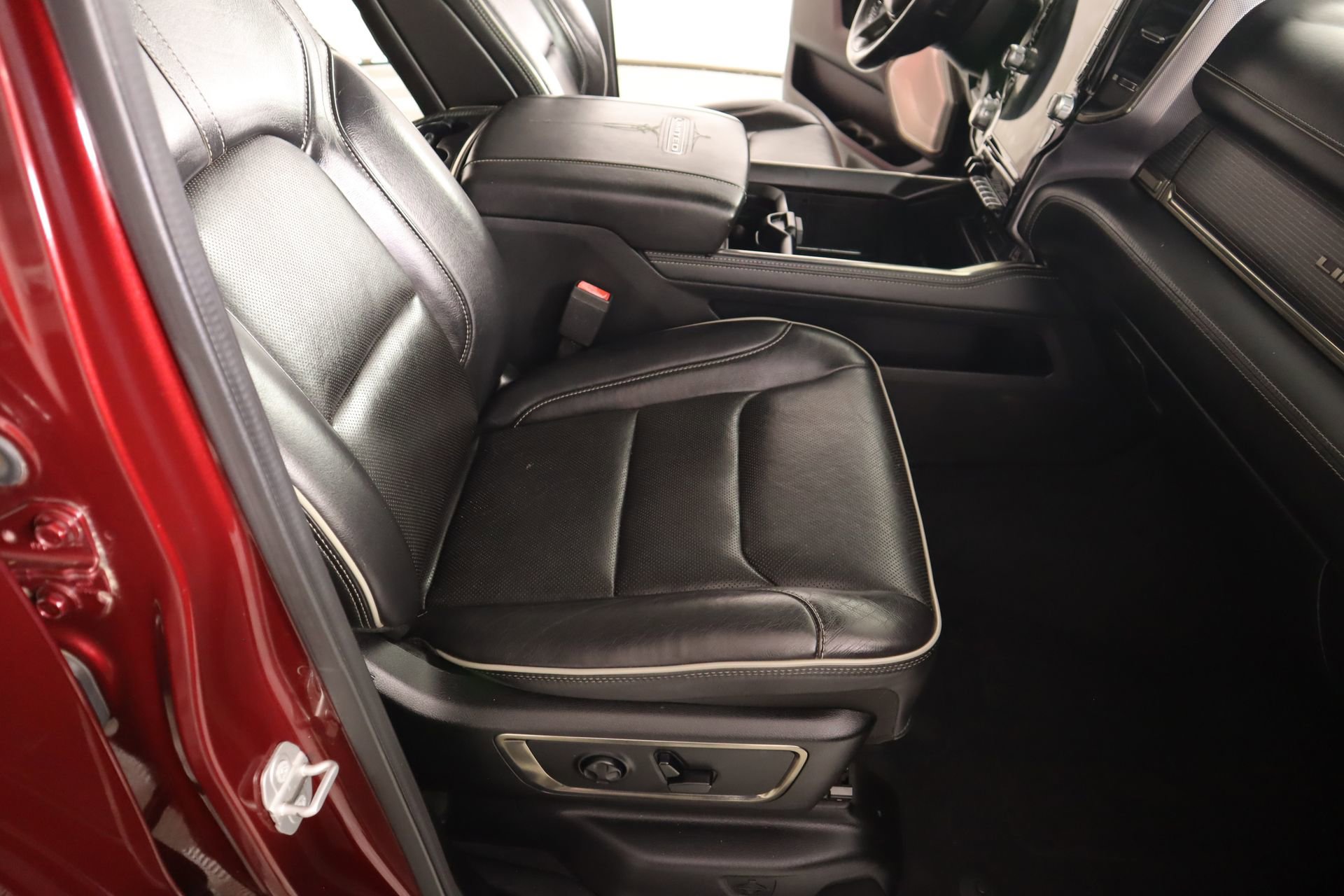 Used 2019 RAM 1500 Limited image 14