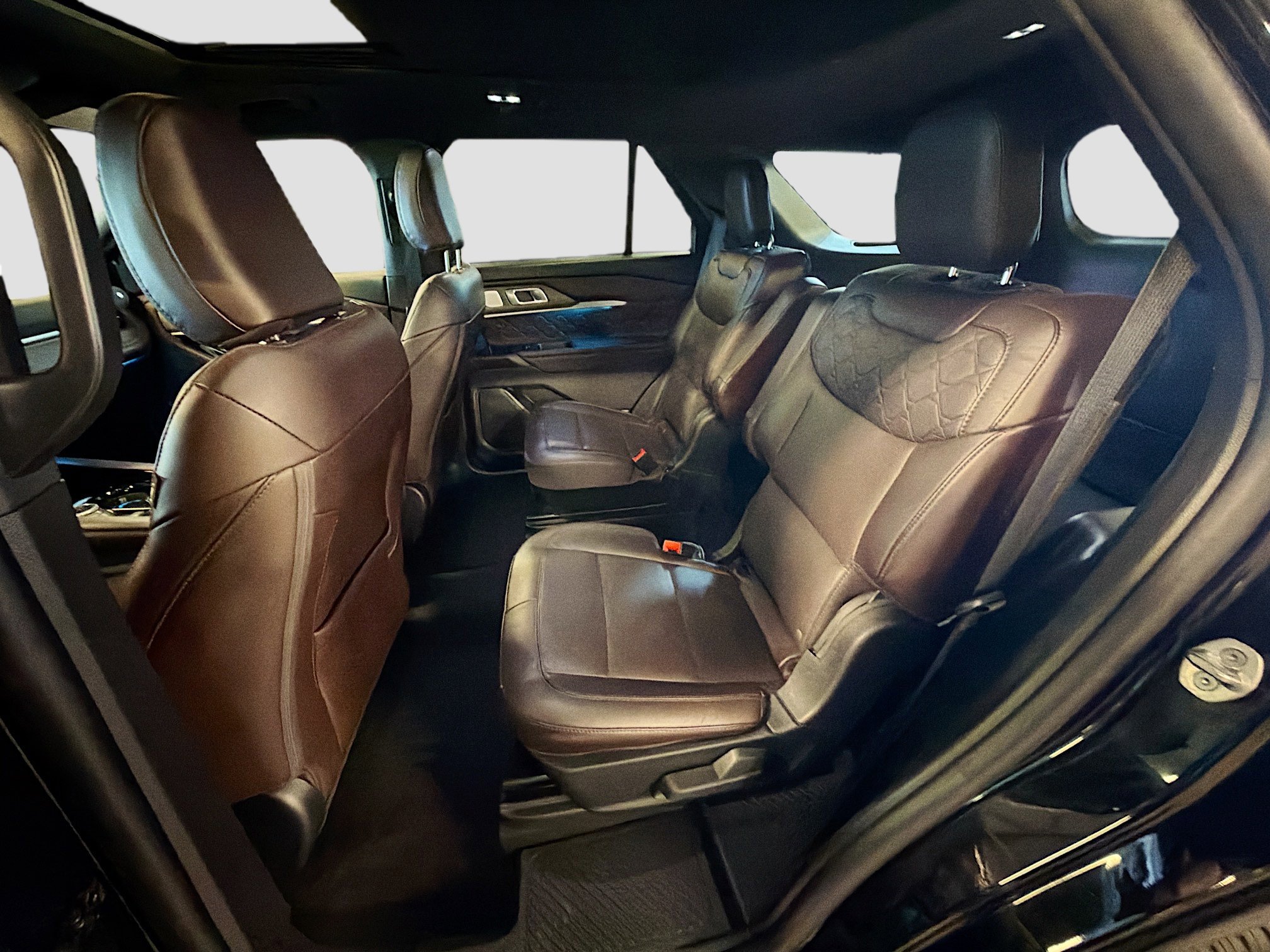 Used 2025 Ford Explorer Platinum w/ LUX Leather Package image 30