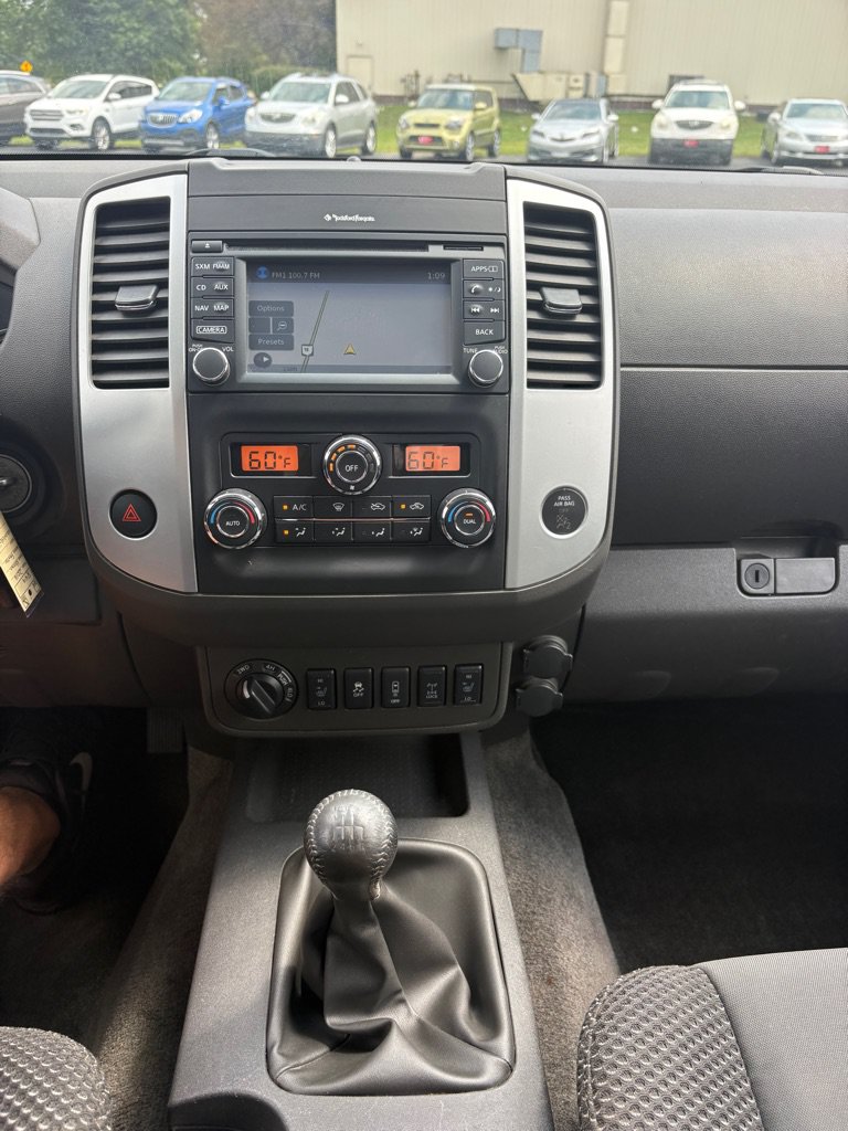 Used 2016 Nissan Frontier PRO-4X AWD/4WD image 15