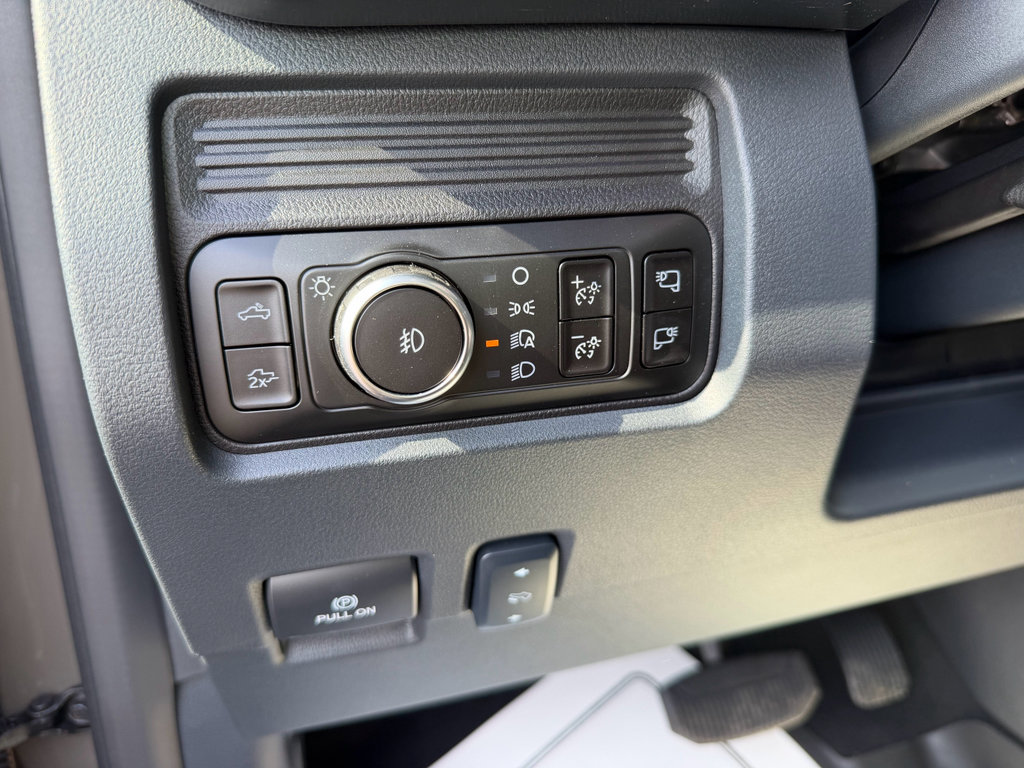 New 2026 Ford F350 Lariat w/ Tremor Off-Road Package AWD/4WD image 18