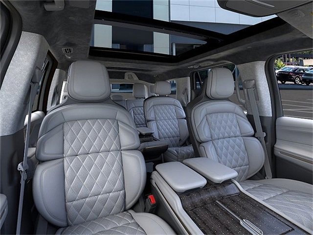 New 2026 Lincoln Navigator Black Label image 10