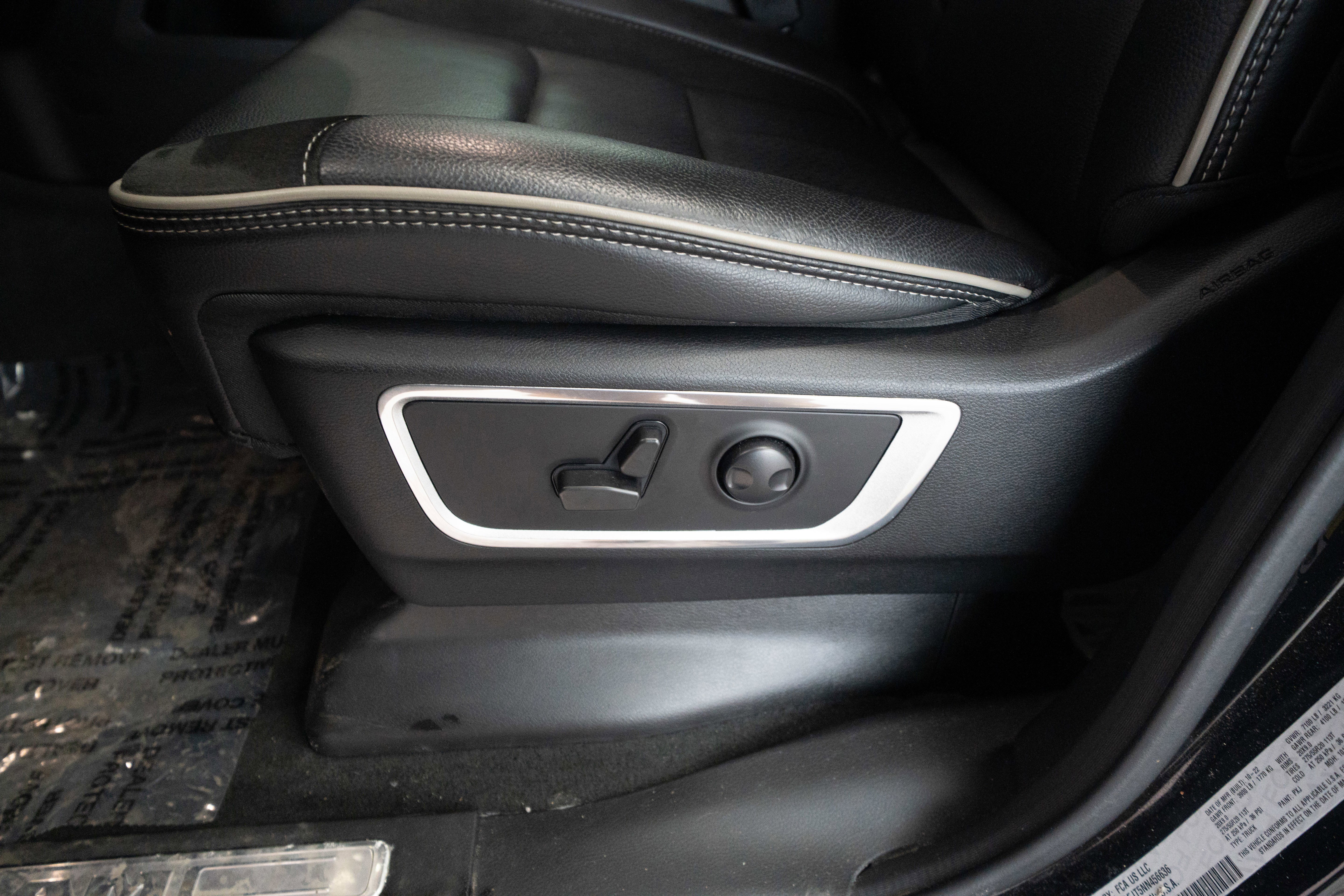 Used 2022 RAM 1500 Laramie w/ Sport Appearance Package image 12