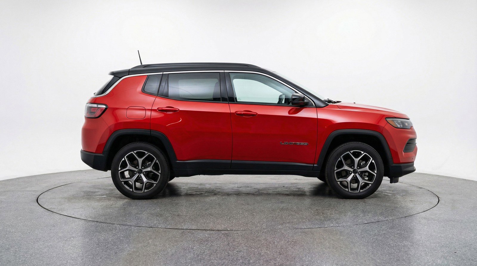 Used 2025 Jeep Compass Limited image 11