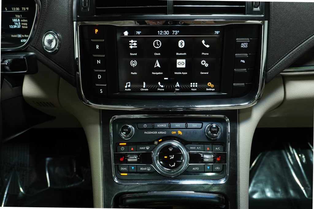 Used 2017 Lincoln Continental Select FWD image 19