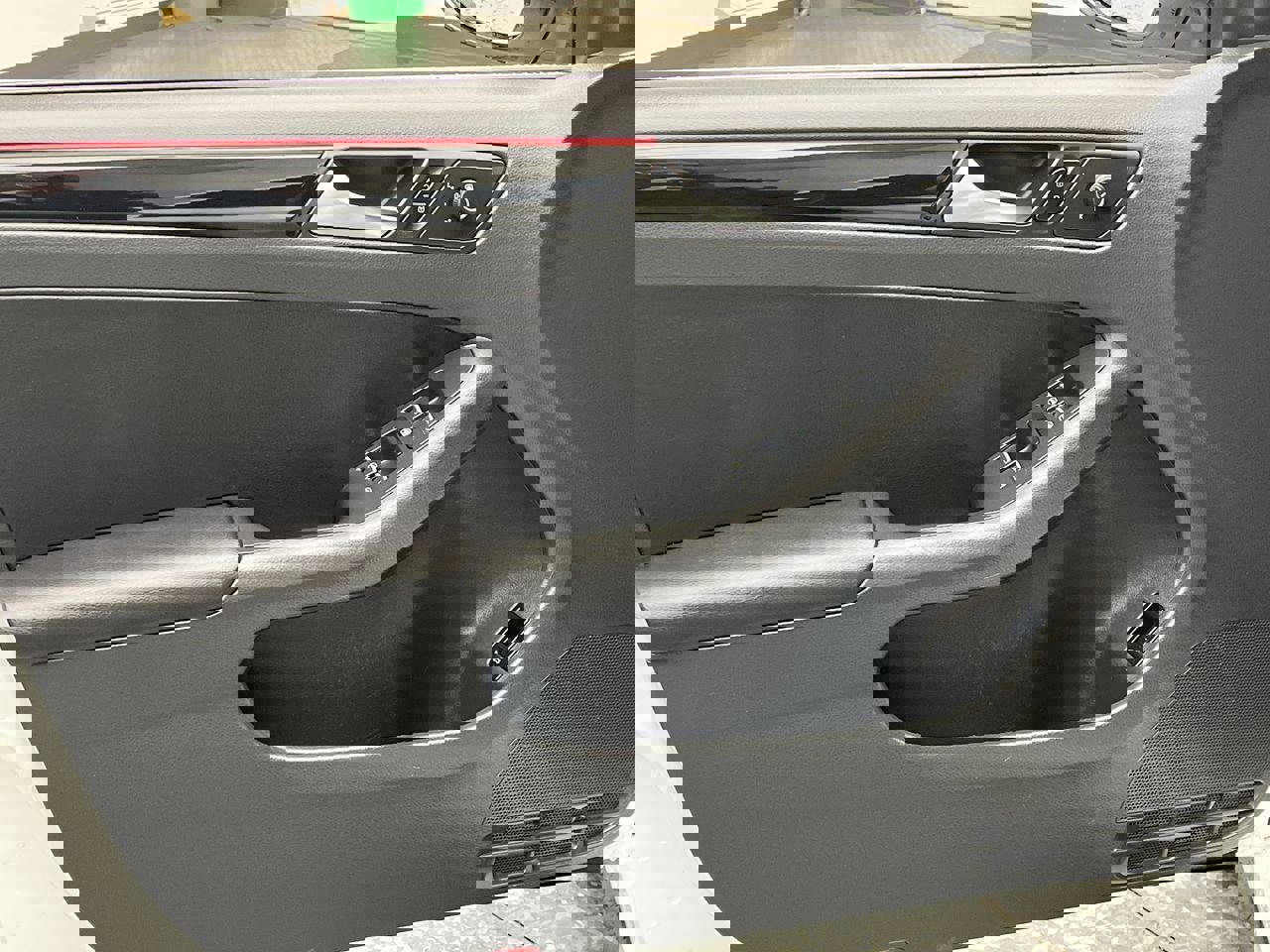 Used 2015 Volkswagen Jetta GLI SEL image 8