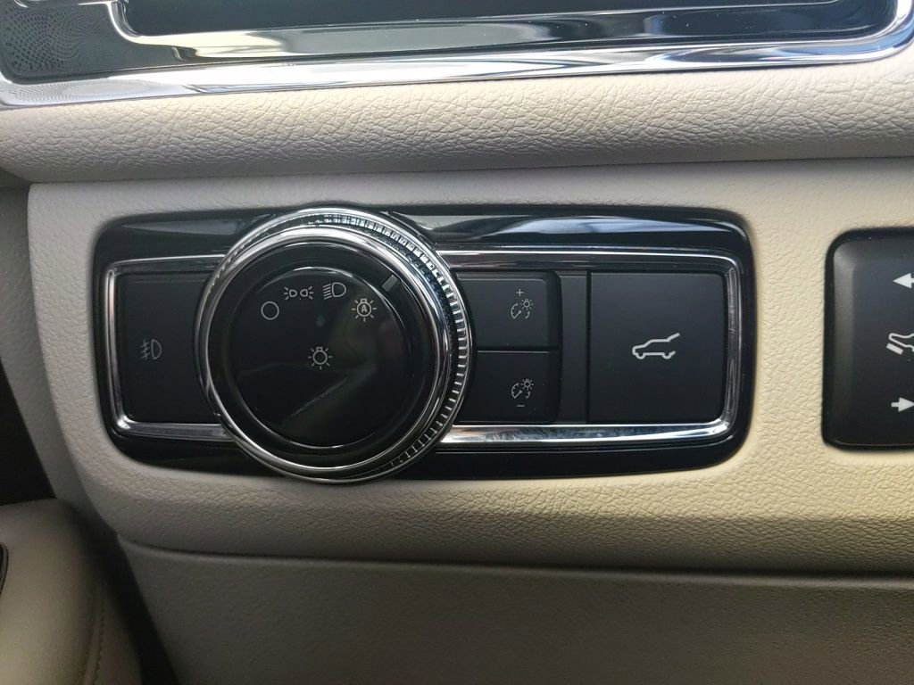 Used 2019 Lincoln Navigator Reserve w/ Cargo Package AWD/4WD image 26