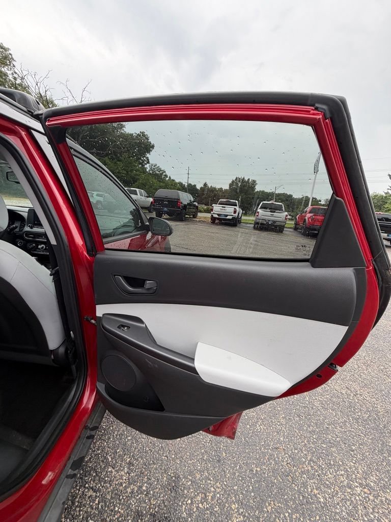 Used 2022 Hyundai Kona SEL AWD/4WD image 11