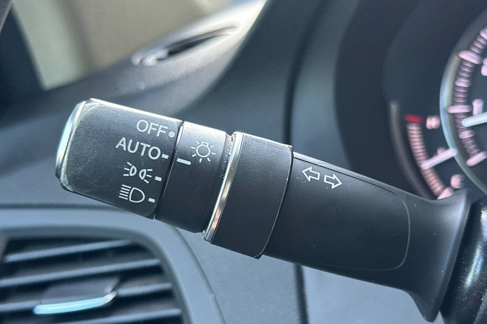 Used 2018 Acura MDX SH-AWD w/ Technology Package image 32