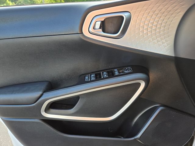 Used 2023 Kia Soul S FWD image 33