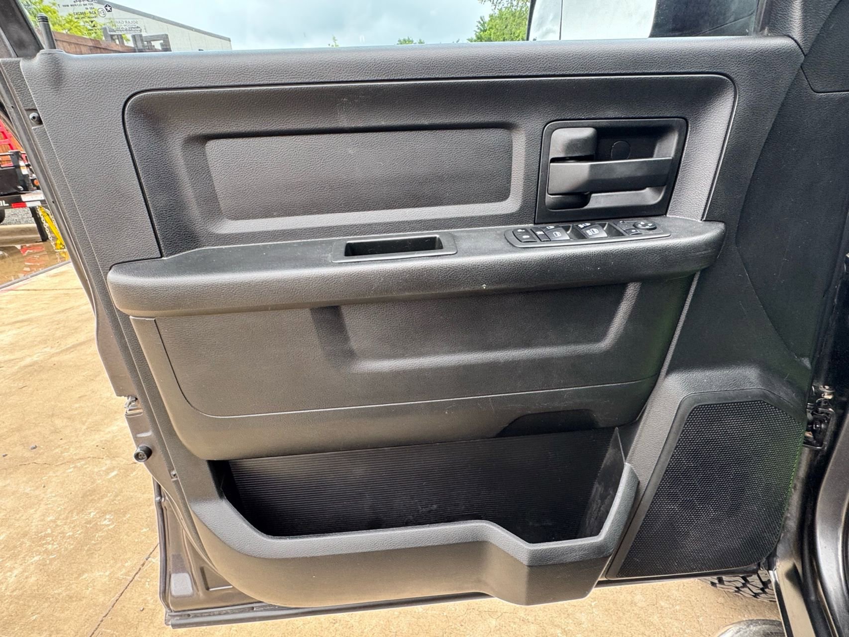 Used 2018 RAM 2500 Tradesman w/ Chrome Appearance Group AWD/4WD image 9