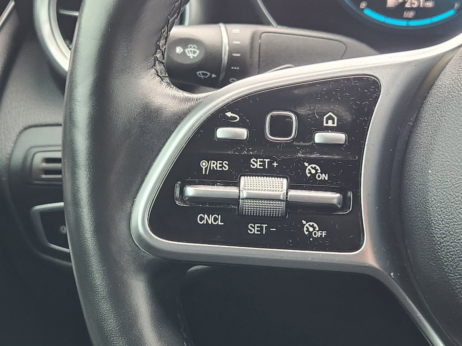 Used 2020 Mercedes-Benz GLC 300 4MATIC Coupe image 31